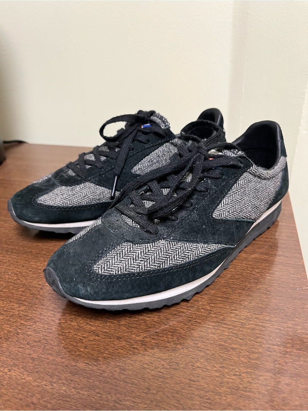 Brooks Vanguard 1976 retro Black and Gray herringbone Casual Sneakers preppy